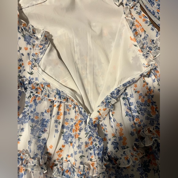 Floral dress with frills, never worn, size L - Picture 3 of 5